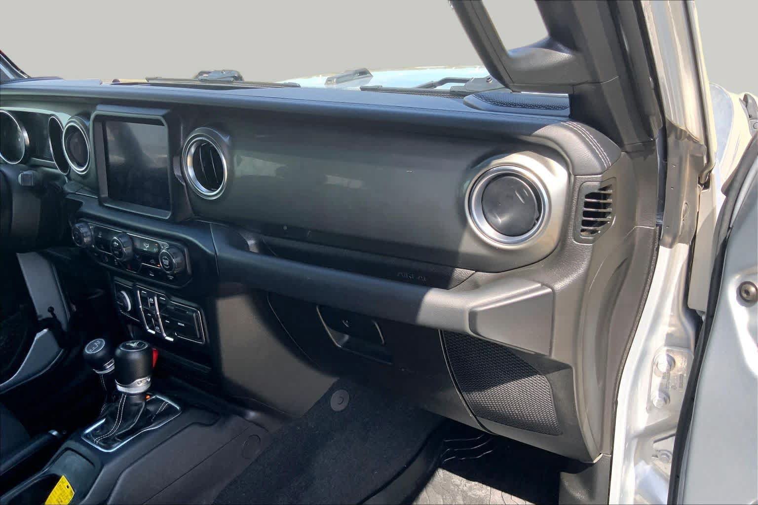 Used 2023 Jeep Wrangler Unlimited Sahara AWD/4WD image 18