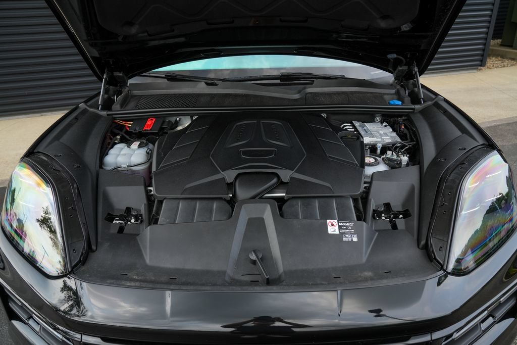Certified 2025 Porsche Cayenne E-Hybrid AWD/4WD image 10