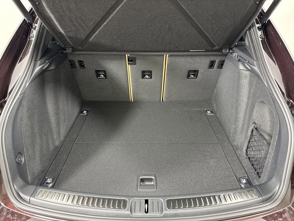 New 2026 Porsche Macan AWD/4WD image 21