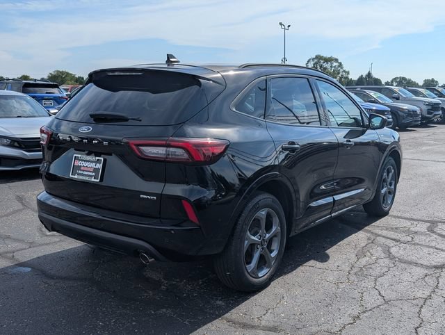 Used 2023 Ford Escape ST-Line w/ Tech Pack #1 AWD/4WD image 7
