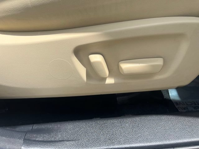 Used 2018 Toyota Highlander XLE AWD/4WD image 39