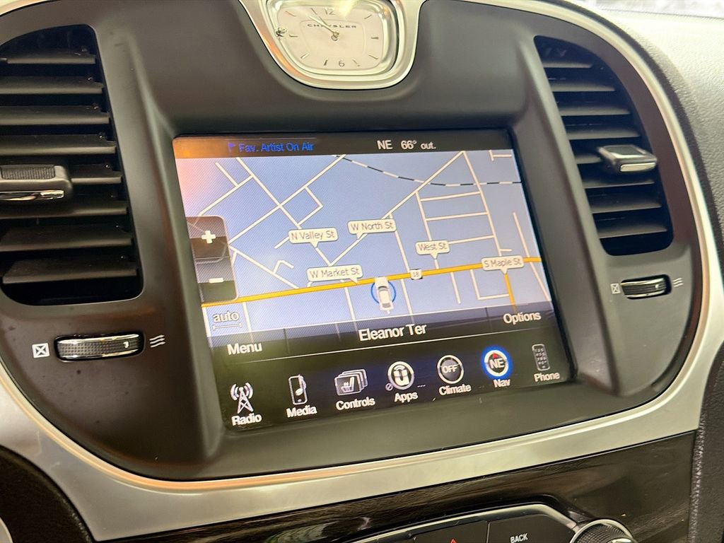 Used 2016 Chrysler 300 Limited image 15
