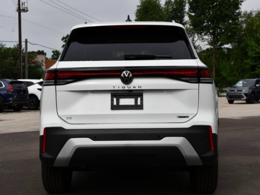 New 2025 Volkswagen Tiguan SE AWD/4WD image 6