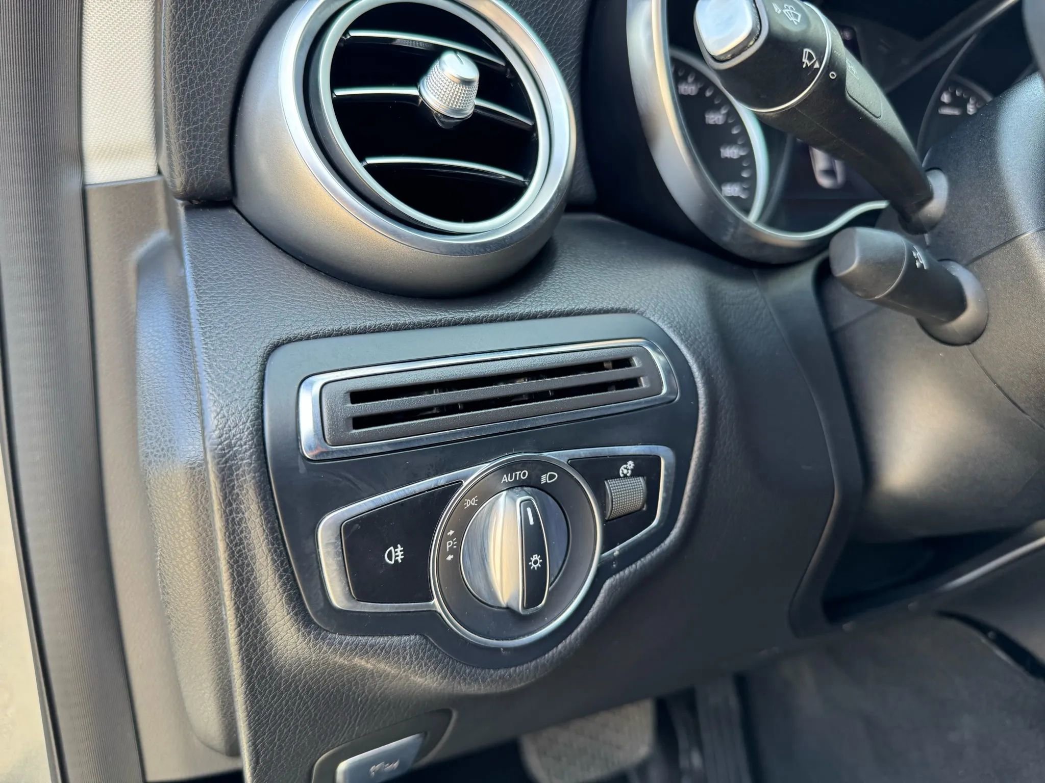 Used 2019 Mercedes-Benz C 300 Sedan w/ Premium Package image 12