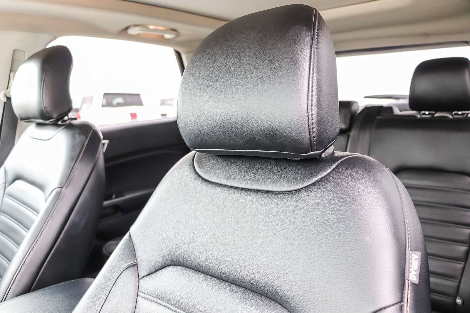 Used 2019 Ford Edge SEL w/ Equipment Group 201A FWD image 19