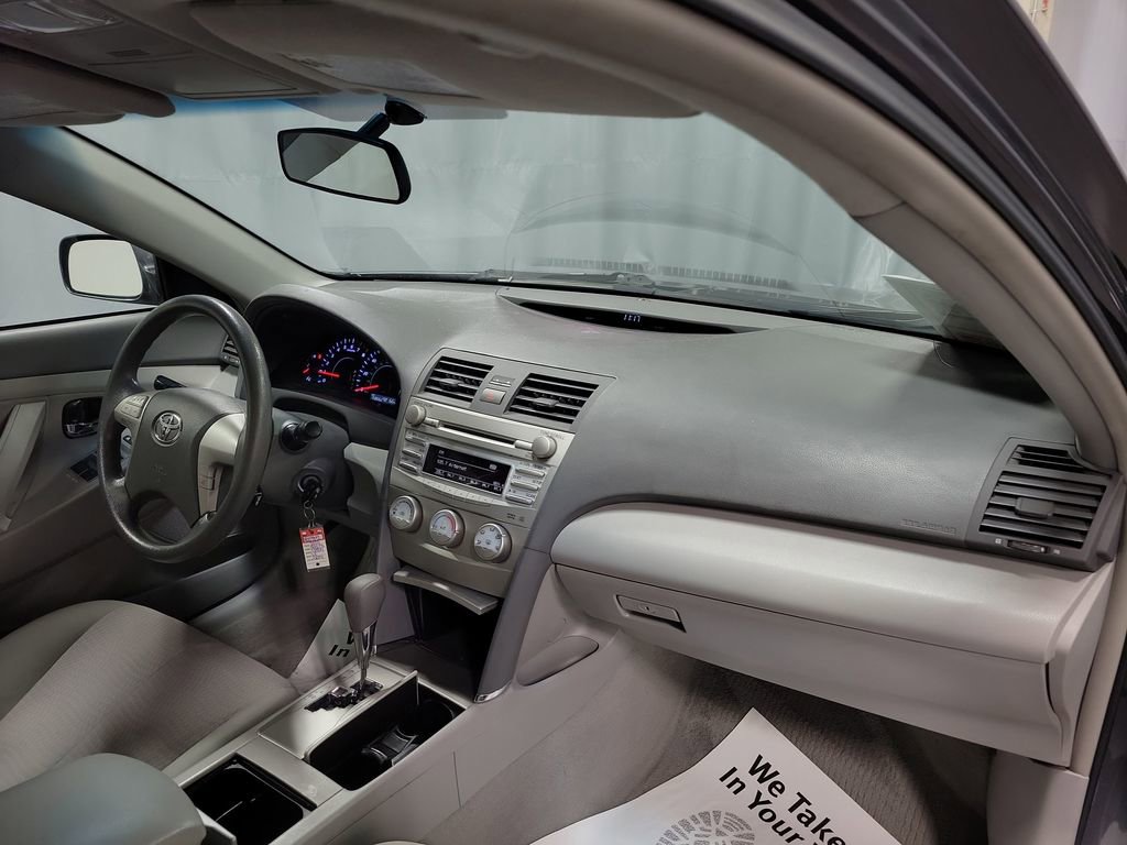Used 2010 Toyota Camry LE image 24