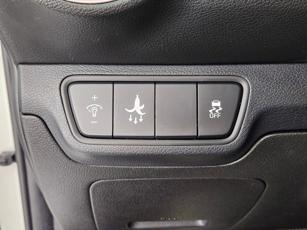 Used 2022 Kia Forte LXS image 31