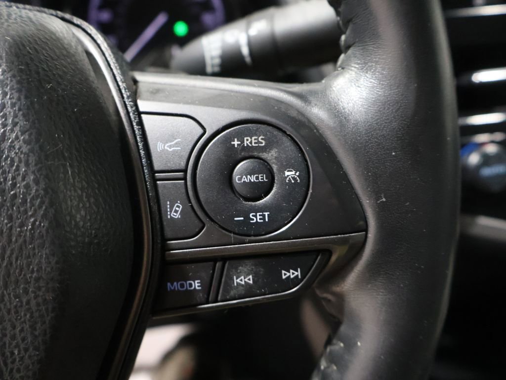 Used 2022 Toyota Camry SE image 33