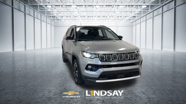 Used 2022 Jeep Compass Limited w/ Sun and Sound Group image 4