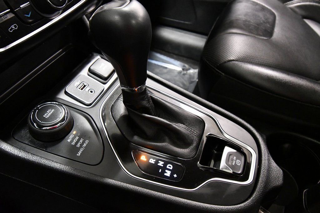 Used 2022 Jeep Cherokee Limited w/ Mopar Interior Package image 26