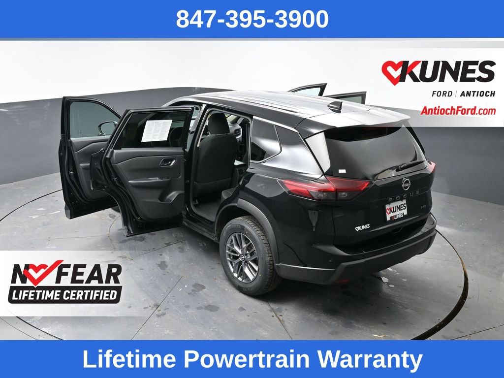 Used 2024 Nissan Rogue S image 28