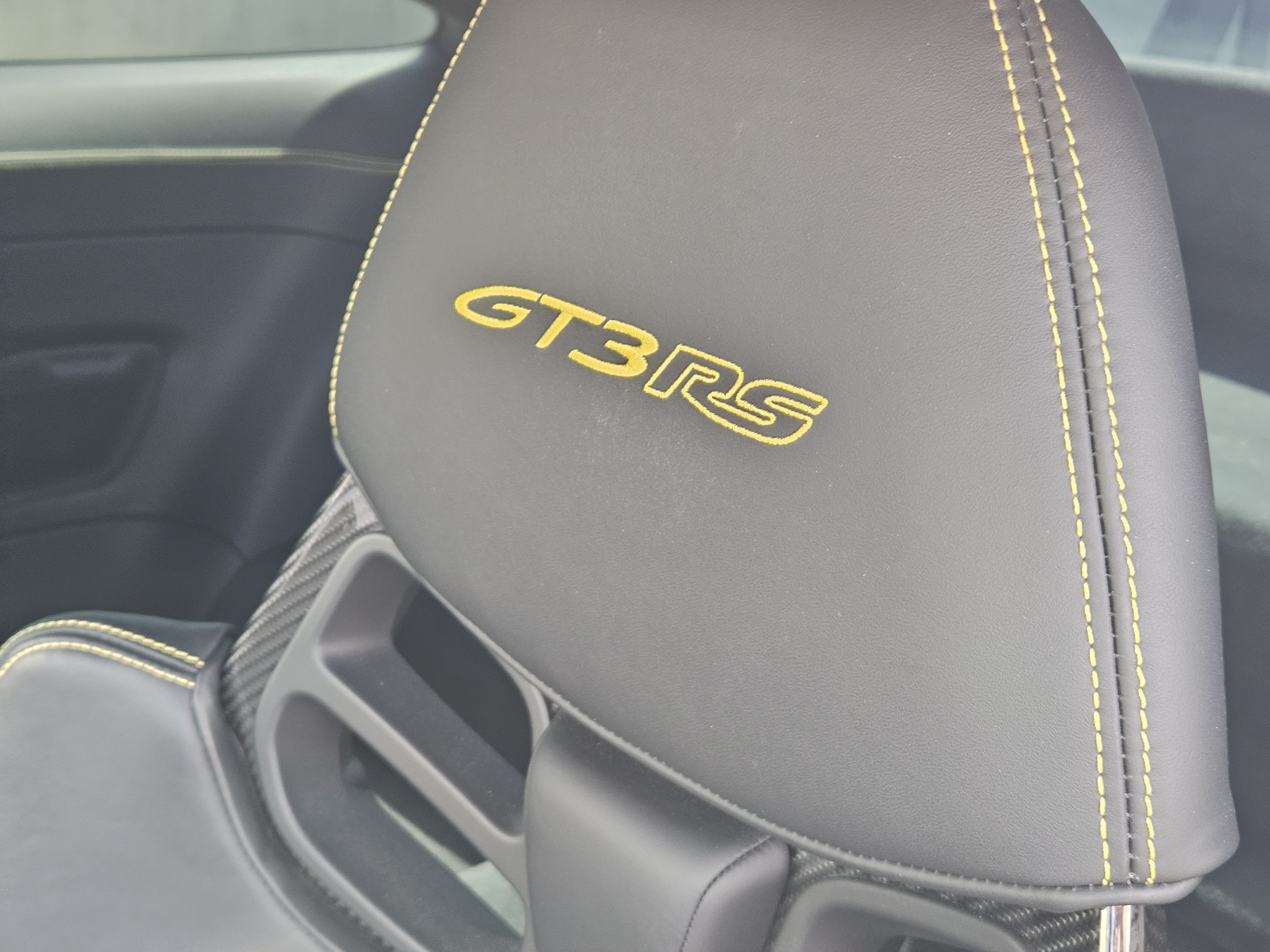 Certified 2025 Porsche 911 GT3 RS RWD image 17