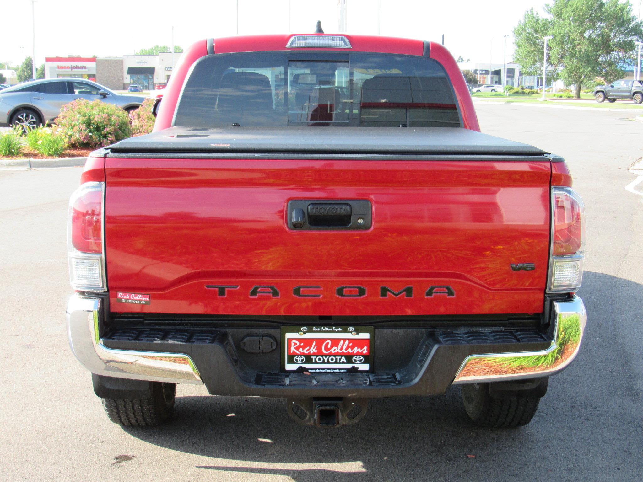 Used 2021 Toyota Tacoma TRD Off-Road w/ Blackout Package (TMS) AWD/4WD image 7