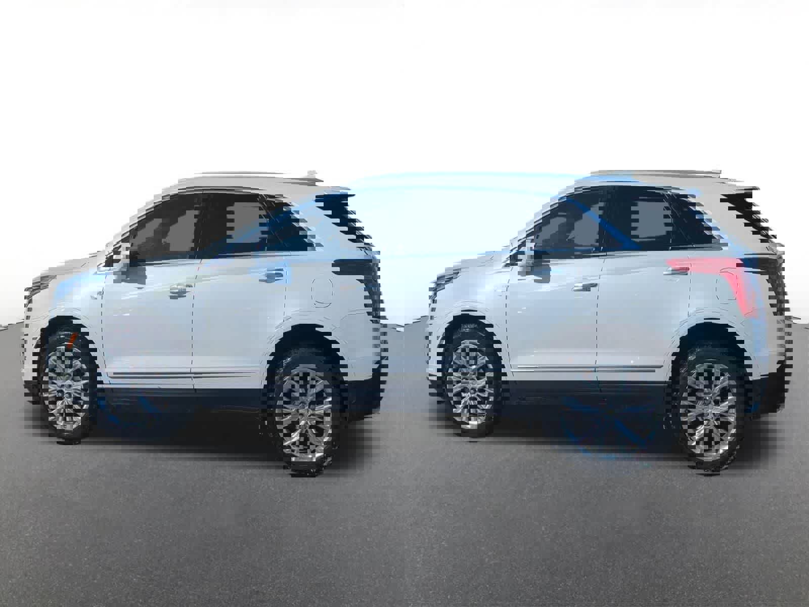 Used 2017 Cadillac XT5 Luxury w/ Driver Awareness Package image 3