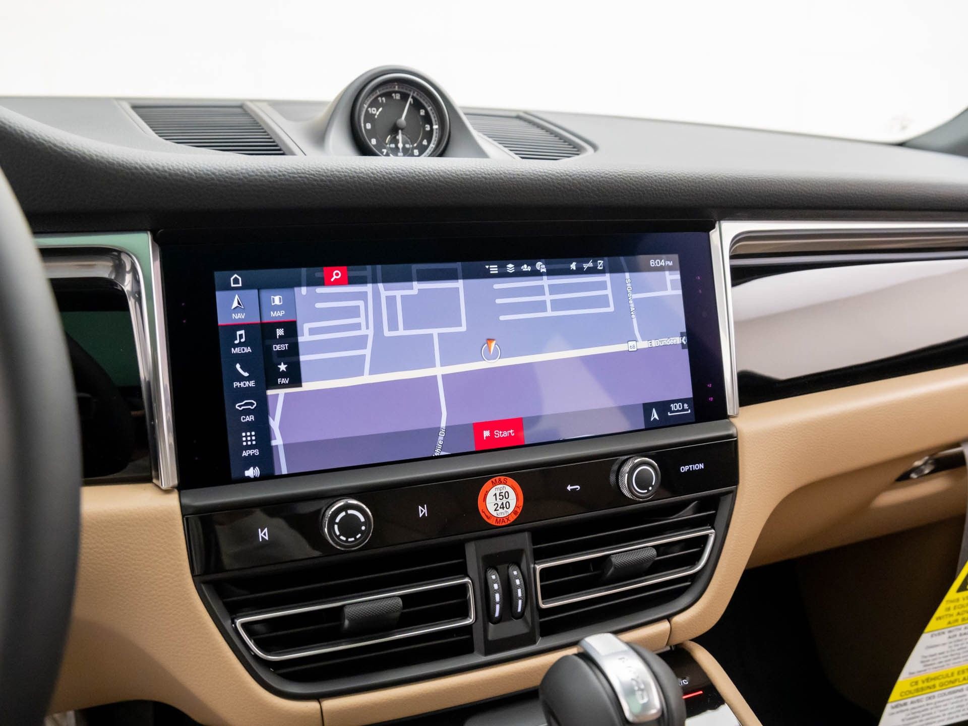 Certified 2025 Porsche Macan image 23