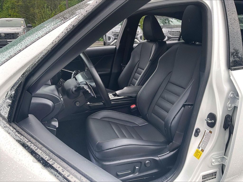 Used 2025 Lexus IS 350 F Sport w/ Navigation Package AWD/4WD image 10