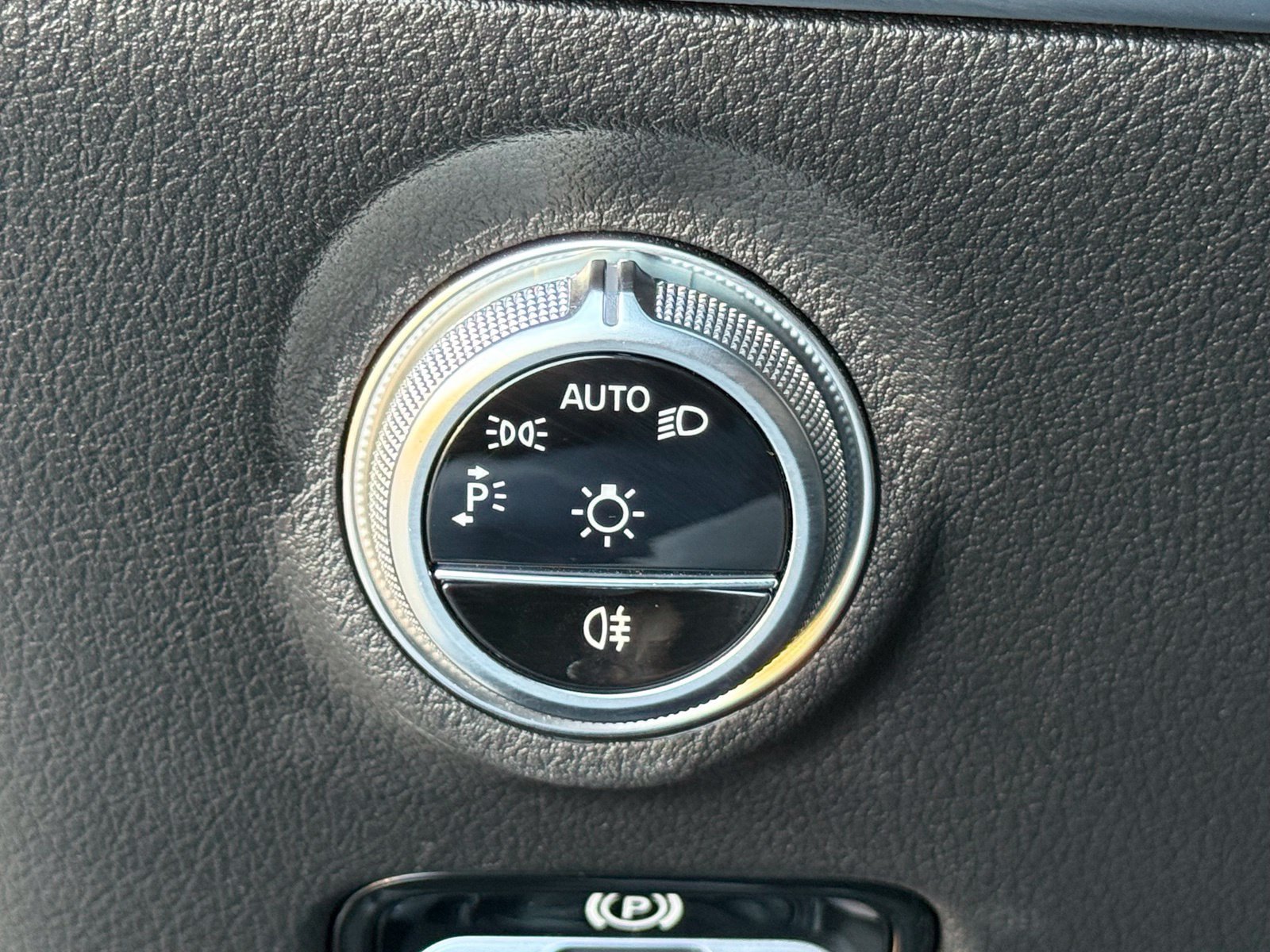 Used 2024 Mercedes-Benz C 300 Sedan image 29