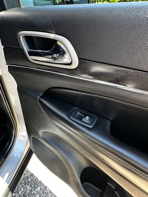 Used 2018 Jeep Grand Cherokee Limited AWD/4WD image 18