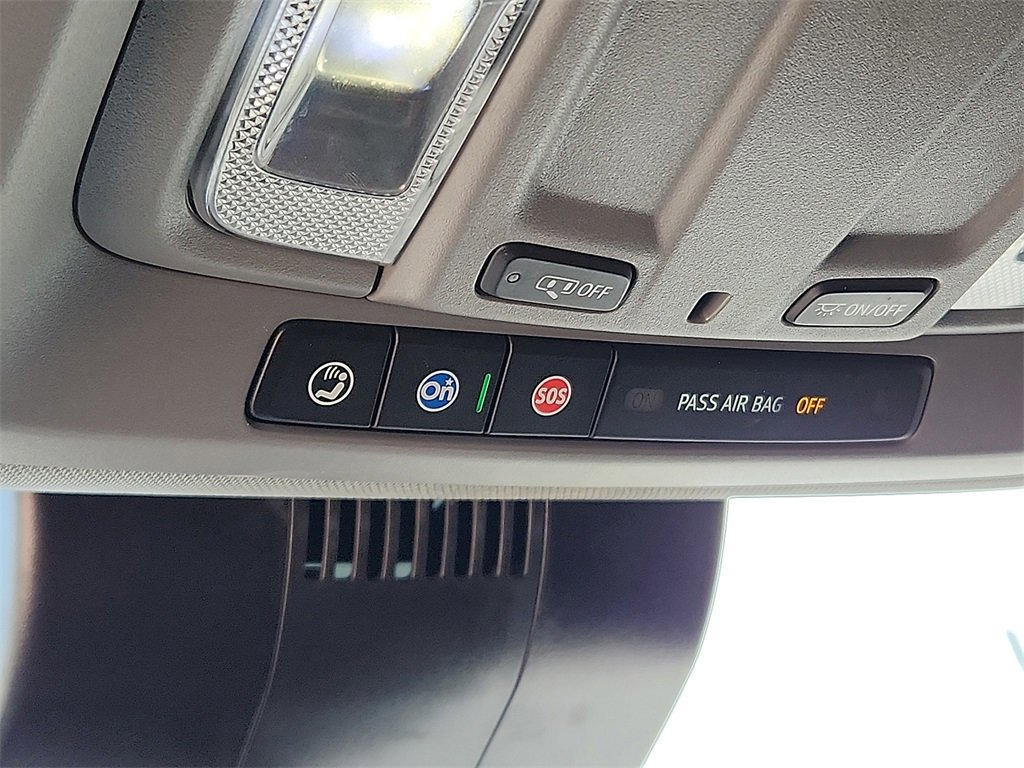 Used 2024 Chevrolet Silverado 2500 LT w/ Convenience Package image 26