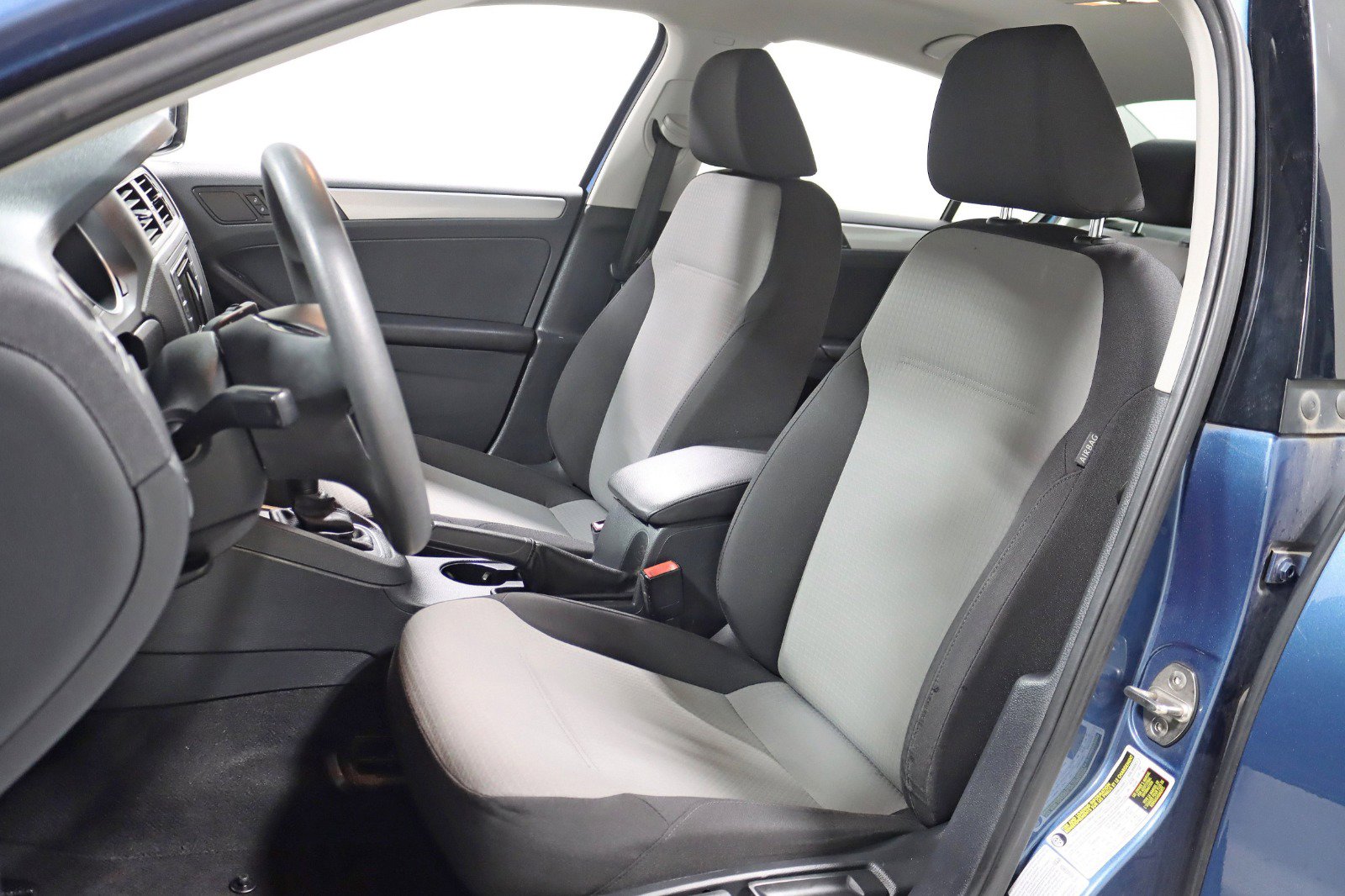 Used 2017 Volkswagen Jetta S image 21