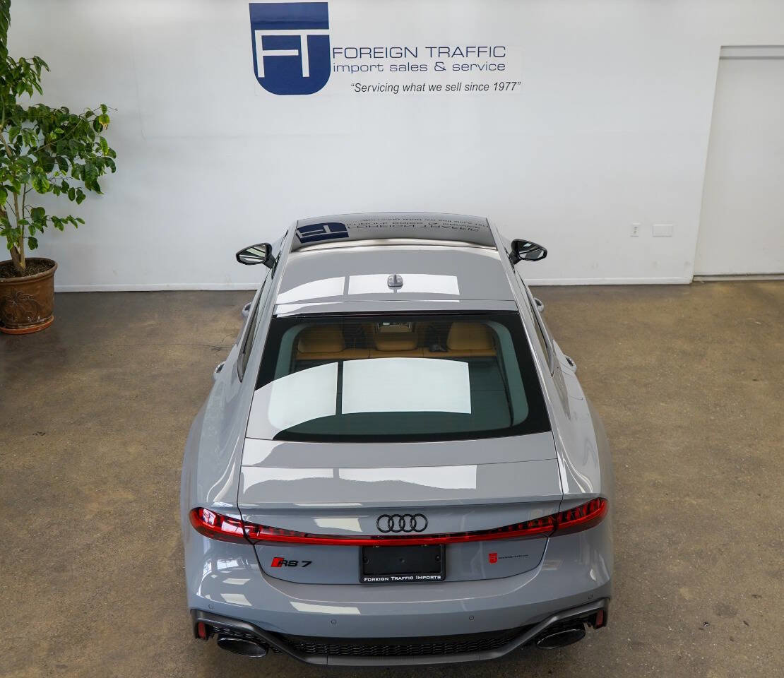 Used 2025 Audi RS 7 Performance AWD/4WD image 28