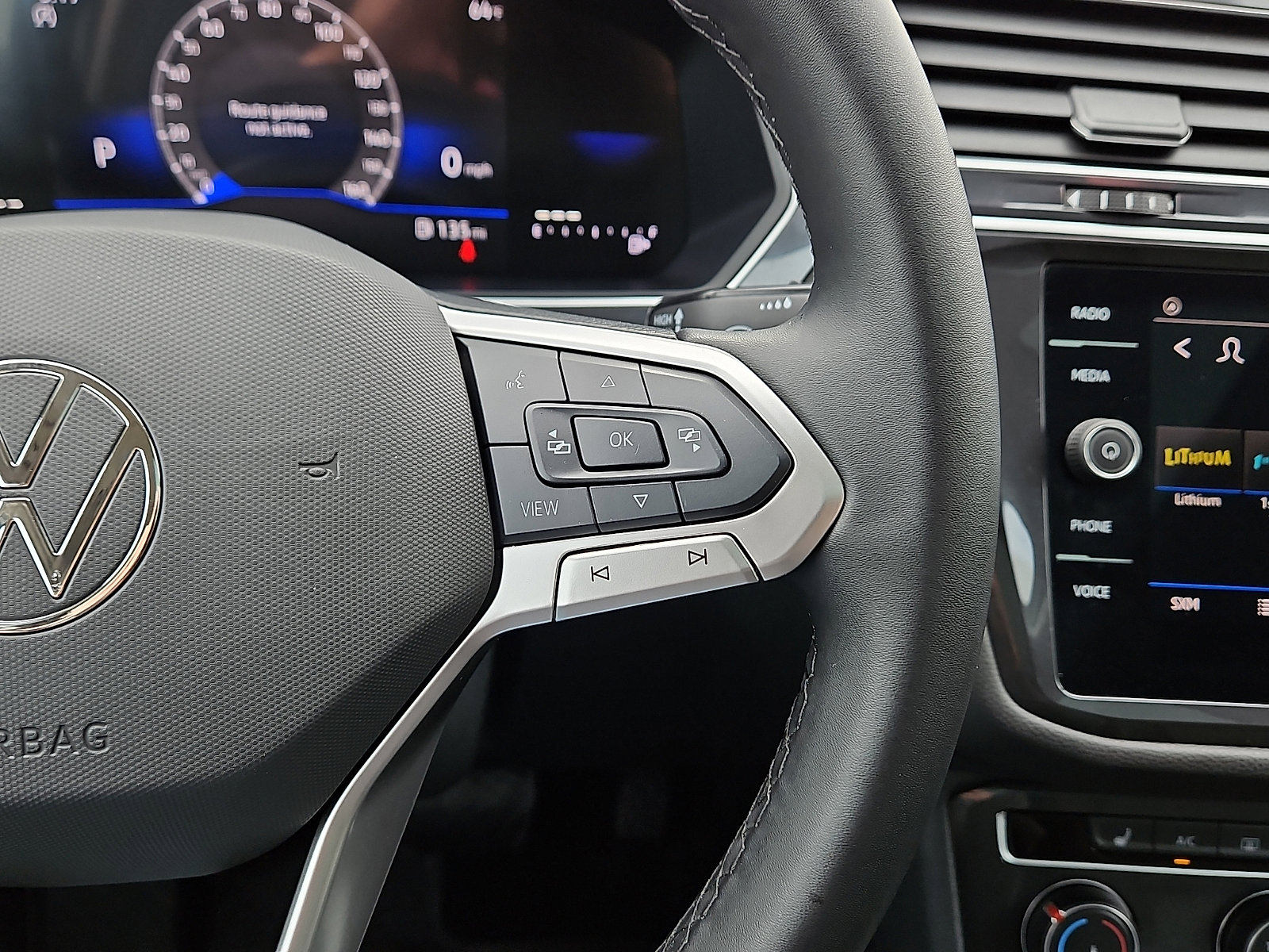 Certified 2024 Volkswagen Tiguan Wolfsburg Edition w/ Panoramic Sunroof Package image 18