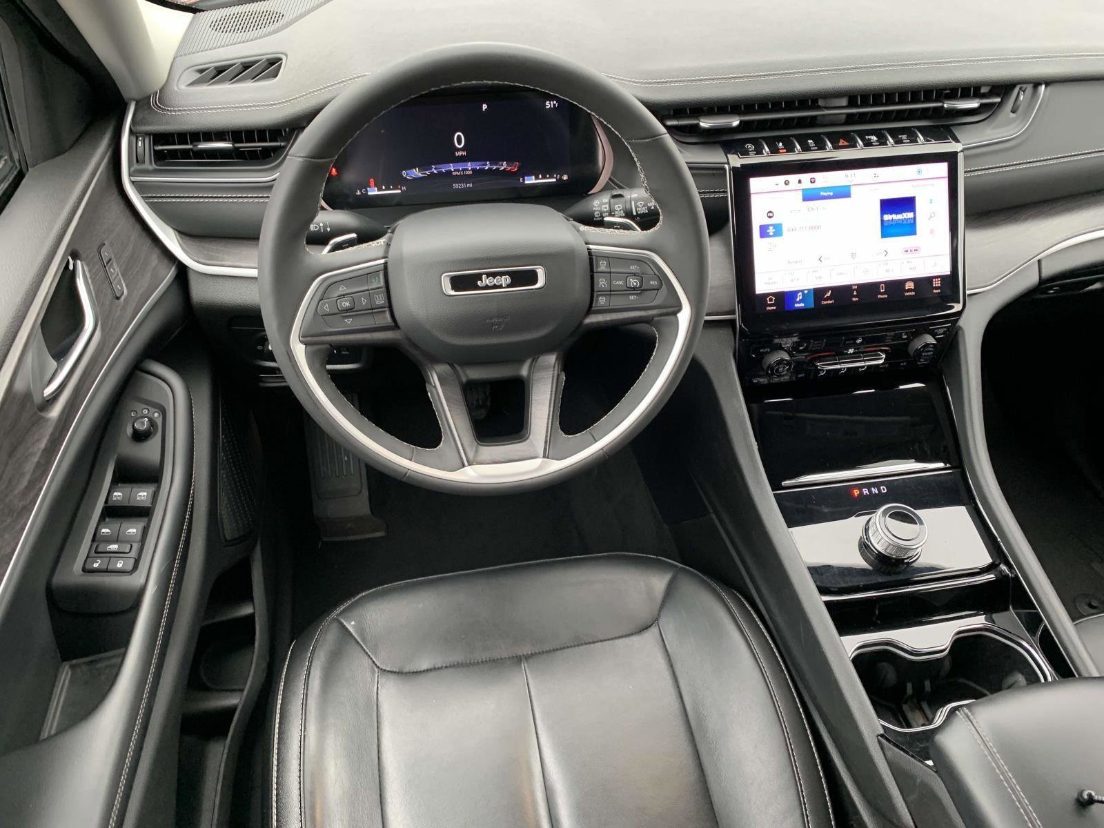 Used 2023 Jeep Grand Cherokee Limited image 17