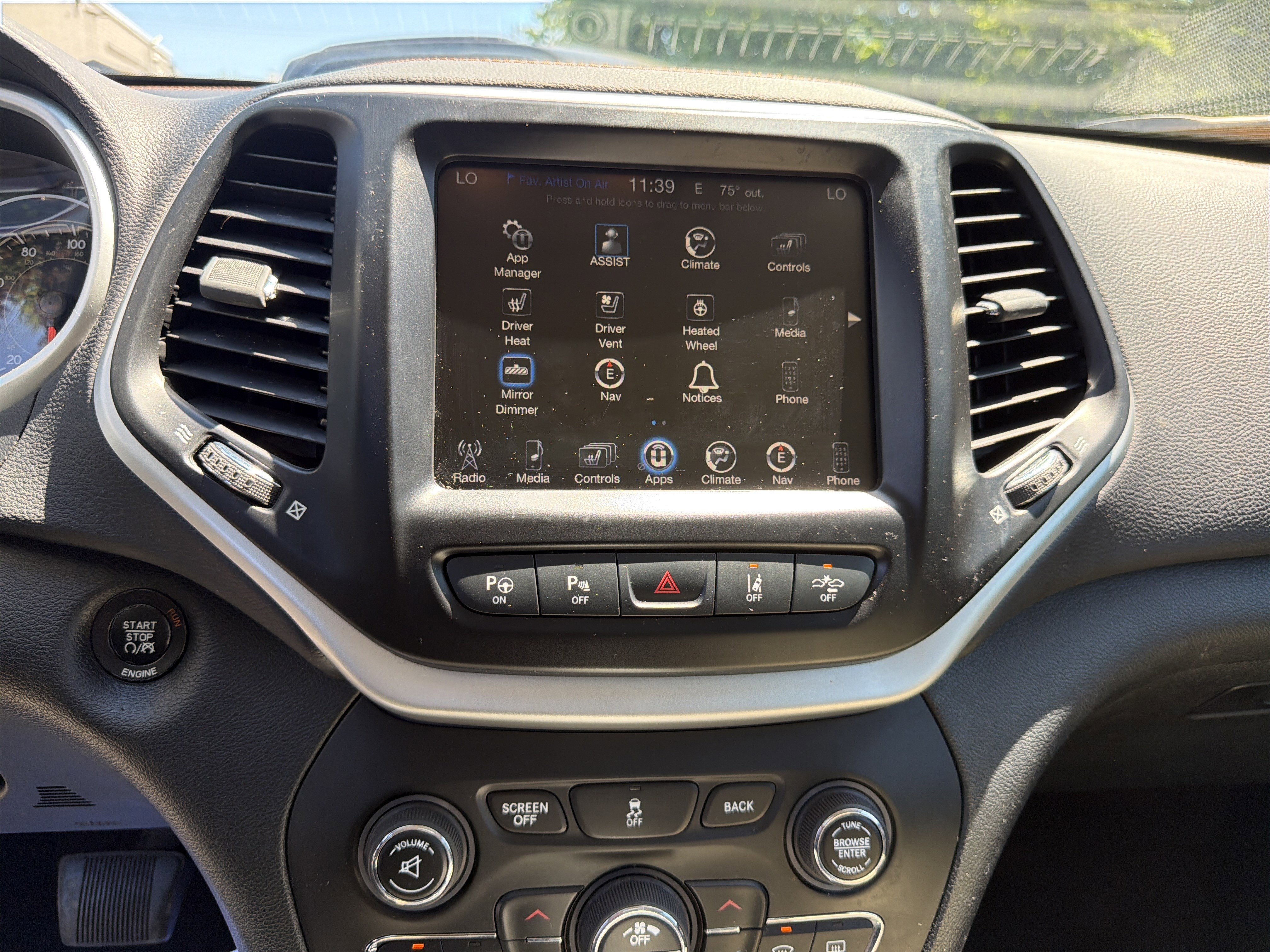 Used 2016 Jeep Cherokee Limited w/ Luxury Group AWD/4WD image 25