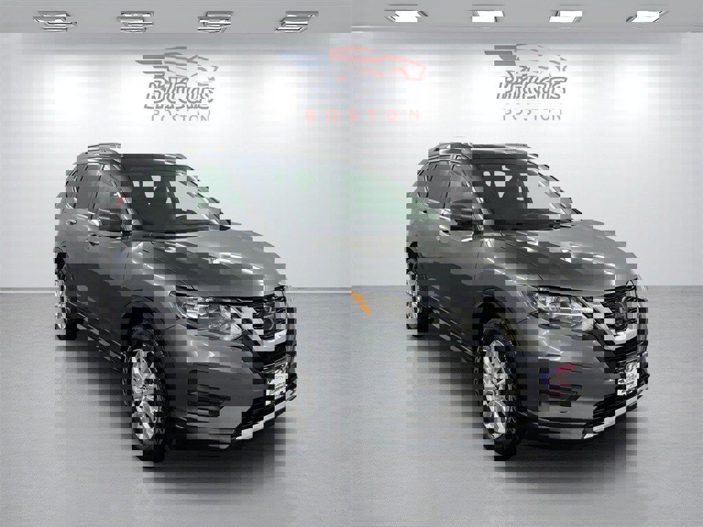 Used 2018 Nissan Rogue SV w/ Sun & Sound Touring Package image 3