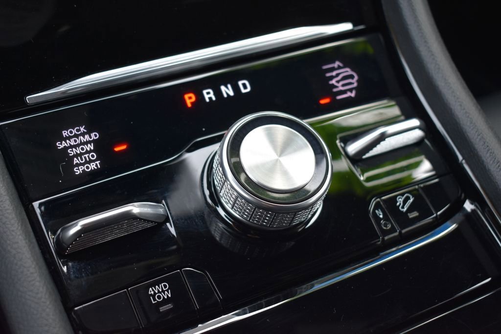 Used 2025 Jeep Grand Cherokee Summit w/ Adv Protech Group IV AWD/4WD image 30