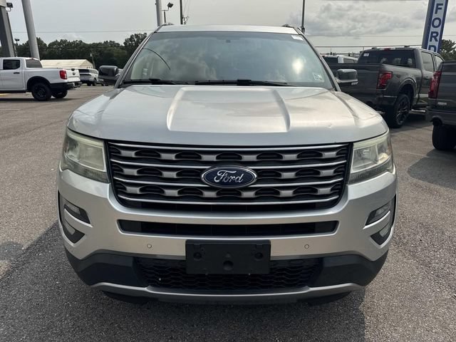 Used 2016 Ford Explorer XLT w/ Equipment Group 202A FWD image 2
