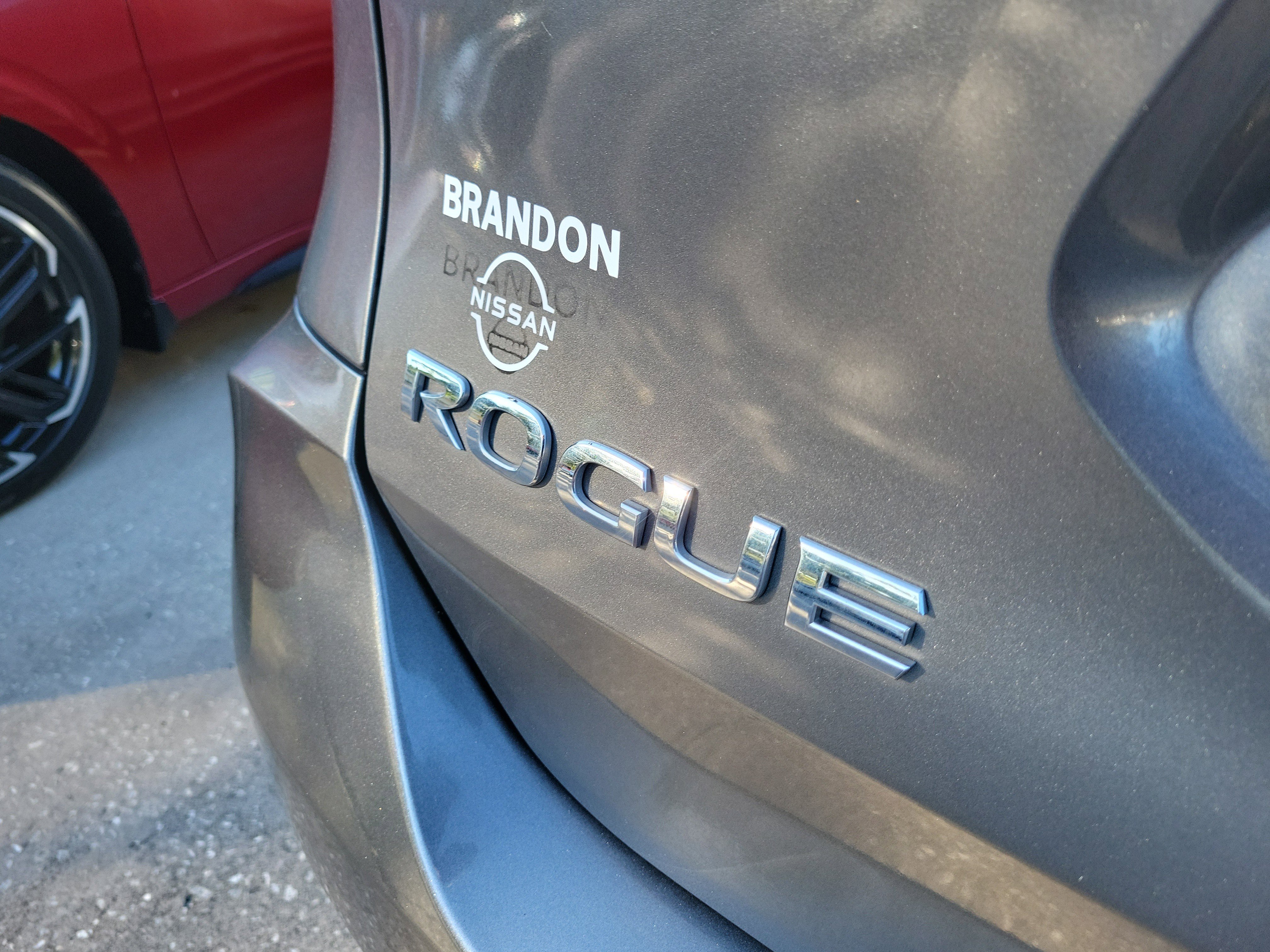 Used 2018 Nissan Rogue SL w/ Premium Package FWD image 8