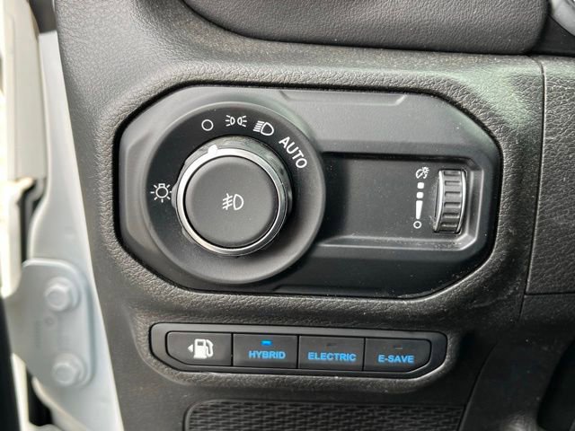 Used 2023 Jeep Wrangler Unlimited Sahara w/ Cold Weather Group AWD/4WD image 25