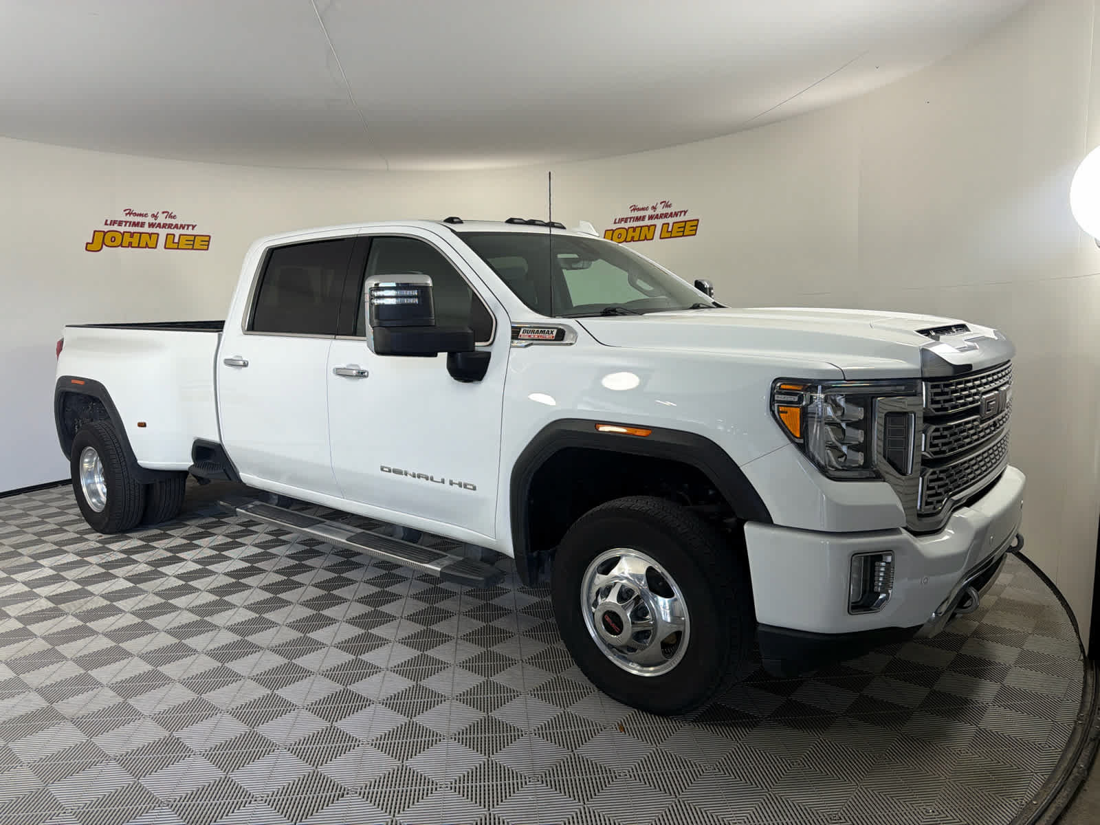Used 2020 GMC Sierra 3500 Denali w/ Denali Ultimate Package AWD/4WD image 8