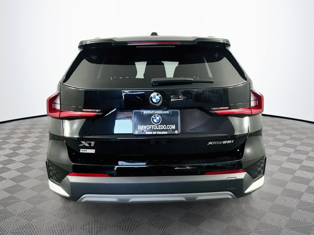 Used 2023 BMW X1 xDrive28i AWD/4WD image 8