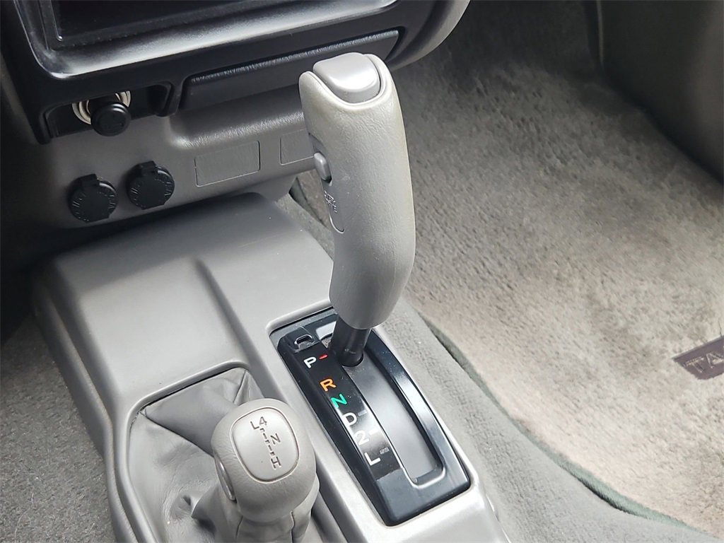 Used 2002 Toyota Tacoma 4x4 Double Cab image 25