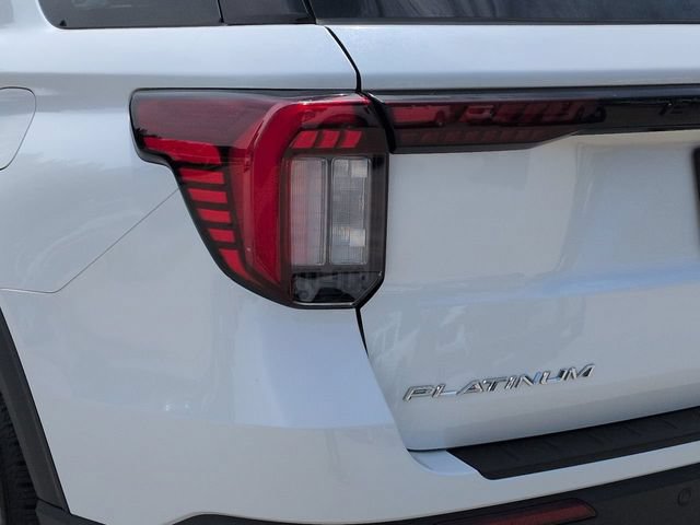 Used 2025 Ford Explorer Platinum RWD image 14