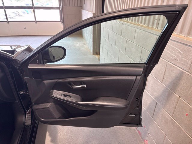 Used 2024 Nissan Sentra SV FWD image 16