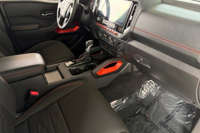 Used 2025 Nissan Frontier Pro-X RWD image 18