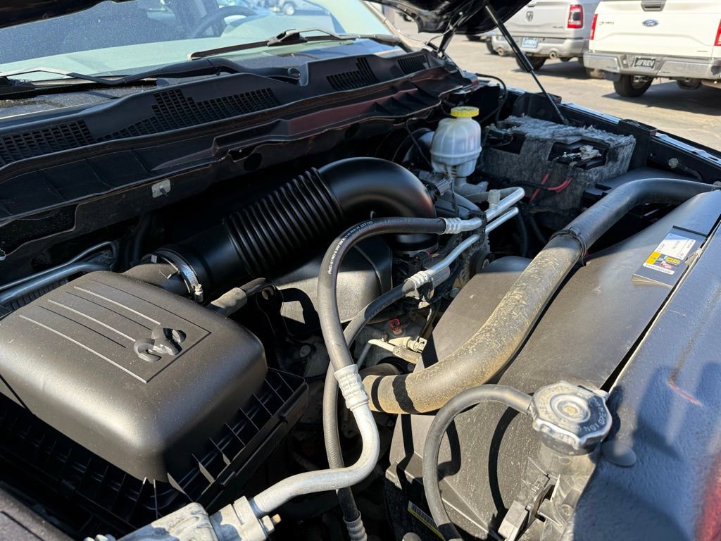 Used 2018 RAM 1500 Classic SLT AWD/4WD image 30