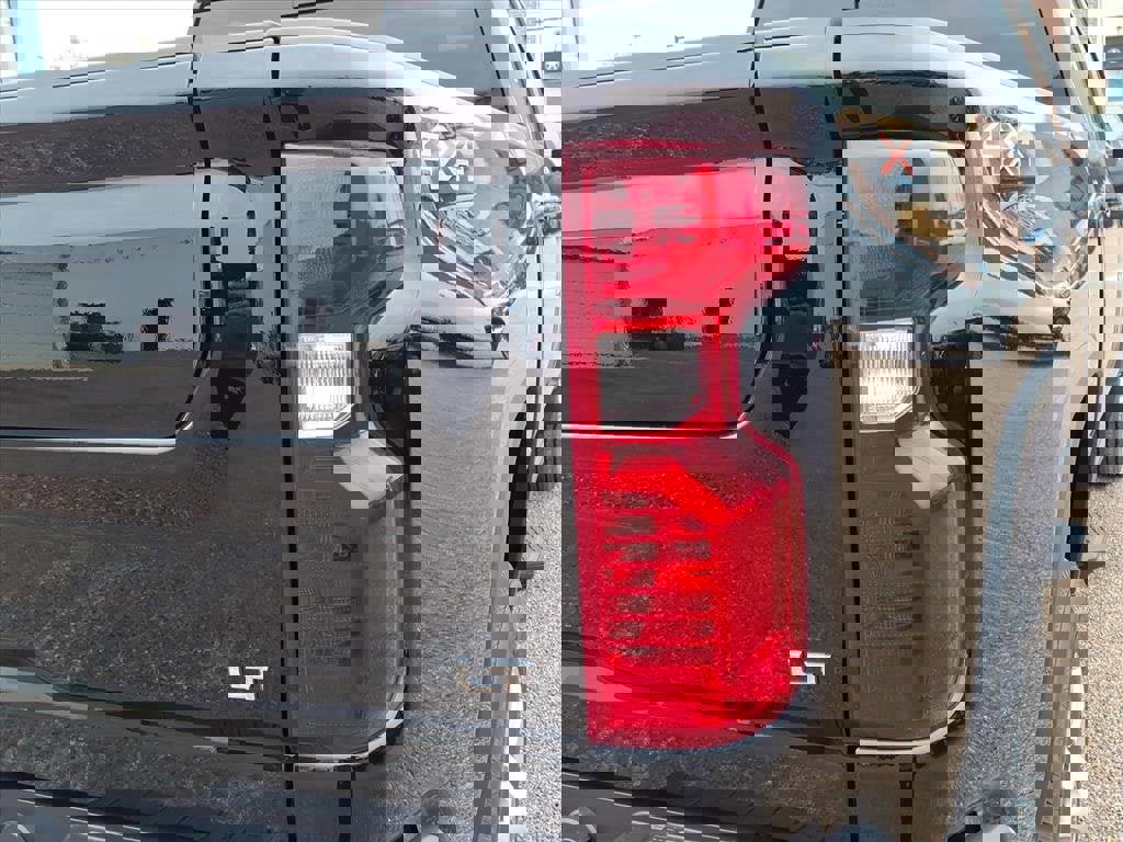 New 2026 Chevrolet Silverado 2500 LT image 9