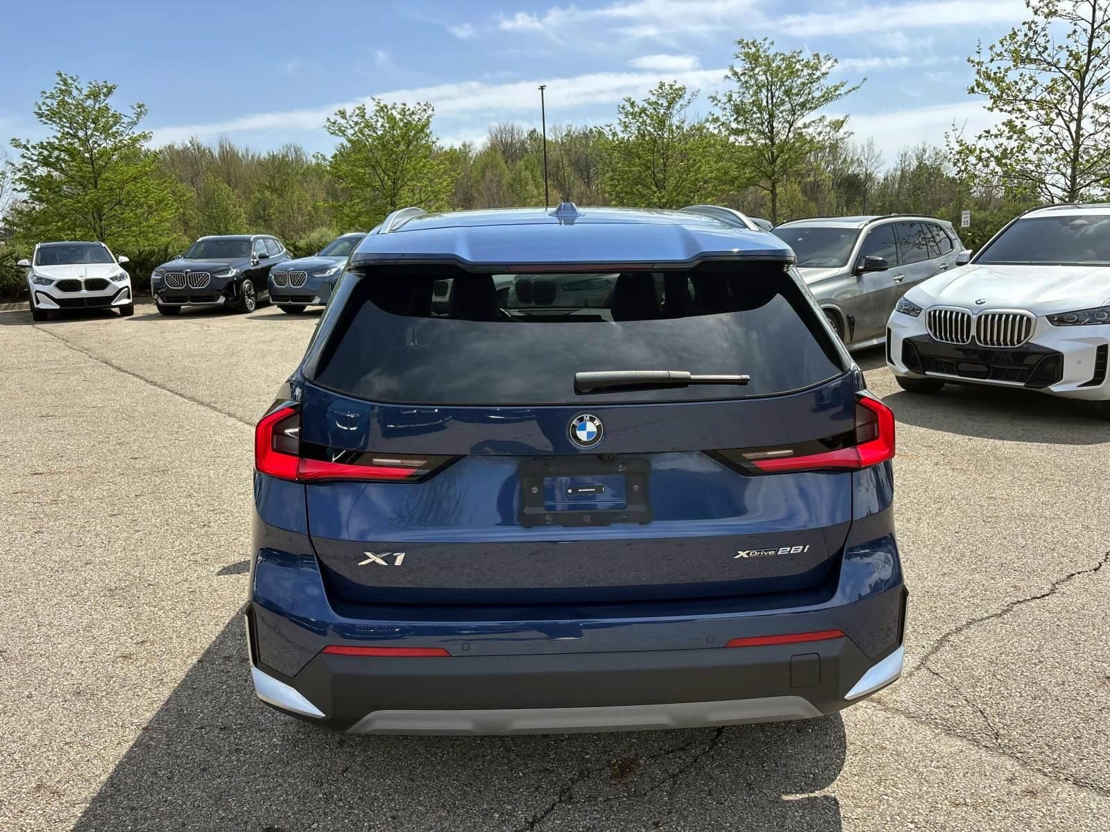 Used 2023 BMW X1 xDrive28i AWD/4WD image 6