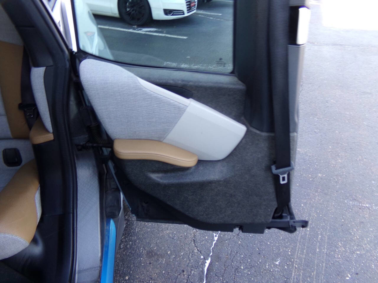 Used 2014 BMW i3 RWD image 16