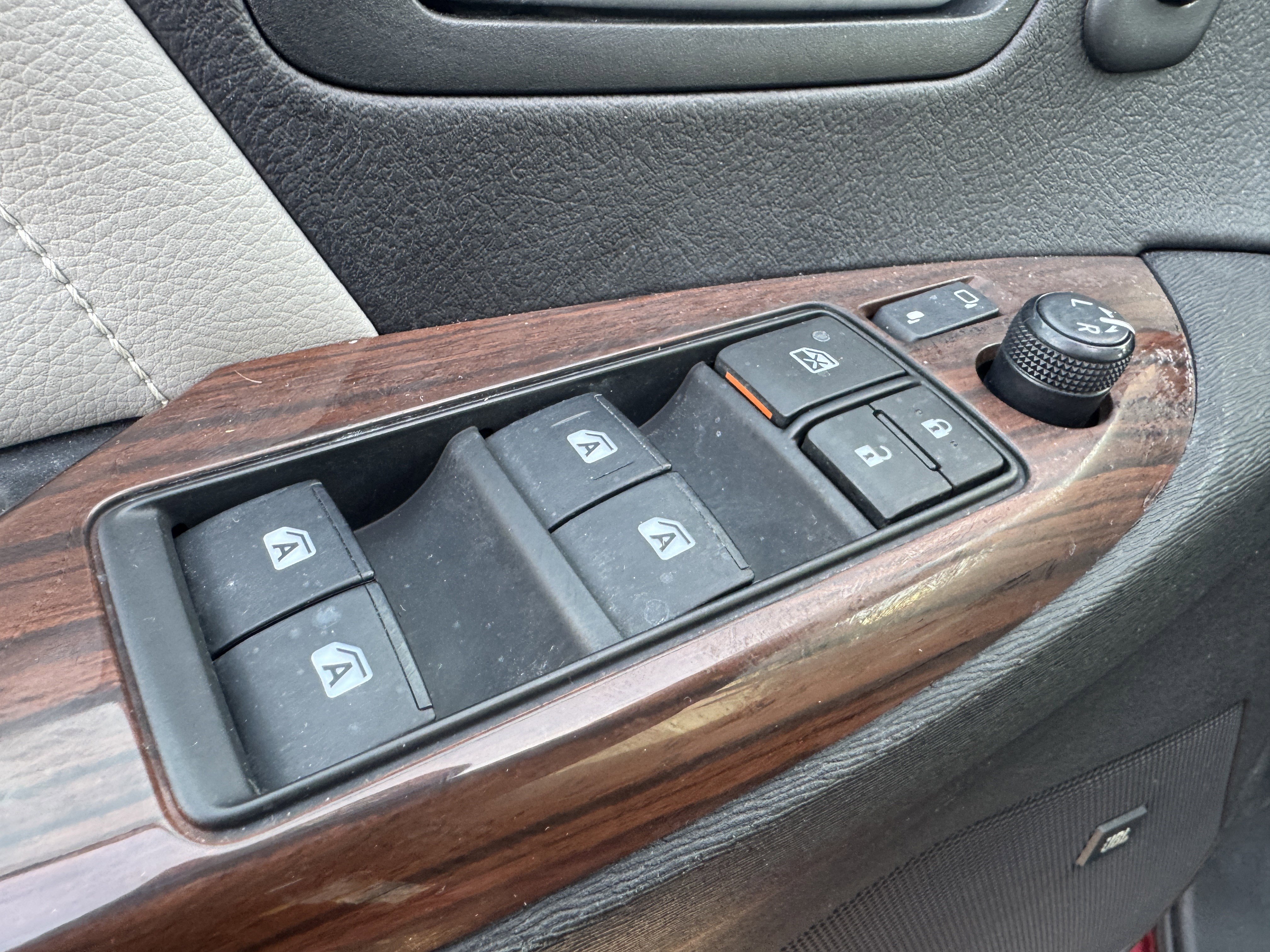 Used 2017 Toyota Sienna Limited image 10