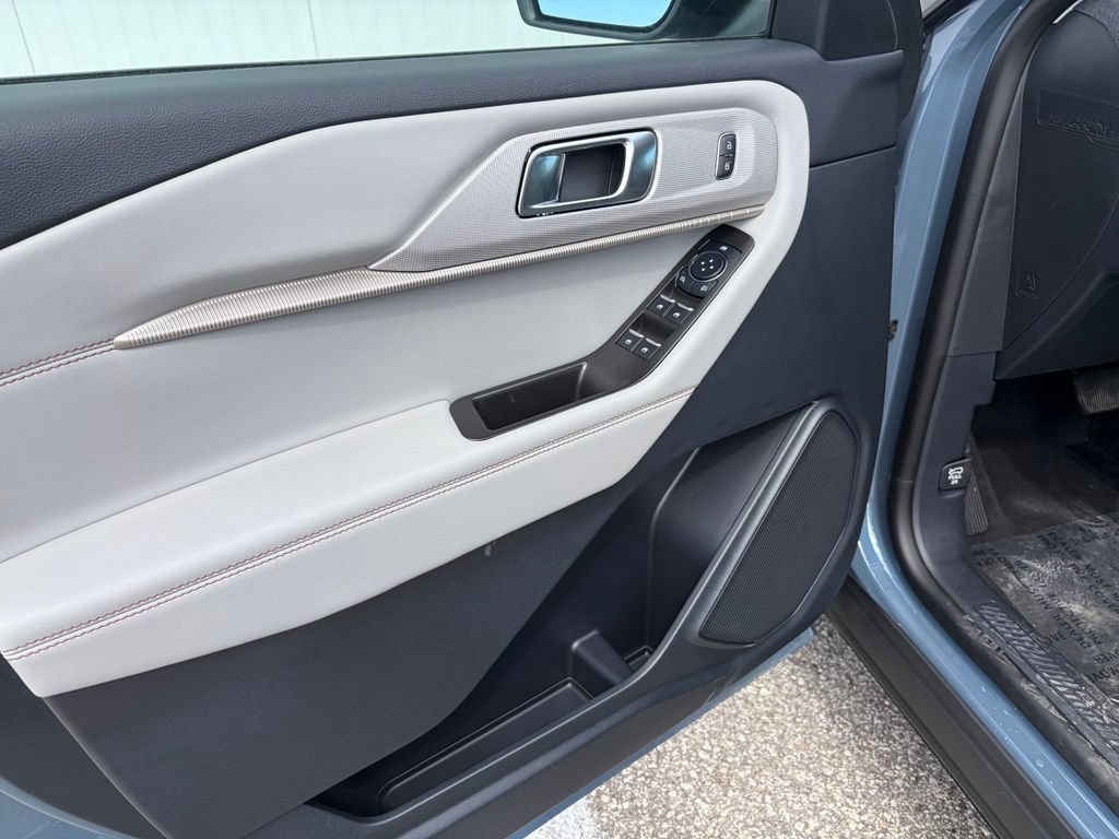New 2026 Ford Explorer Active w/ Active Comfort Package AWD/4WD image 13