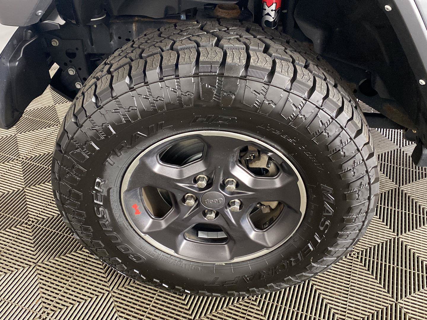 Used 2022 Jeep Gladiator Rubicon AWD/4WD image 11