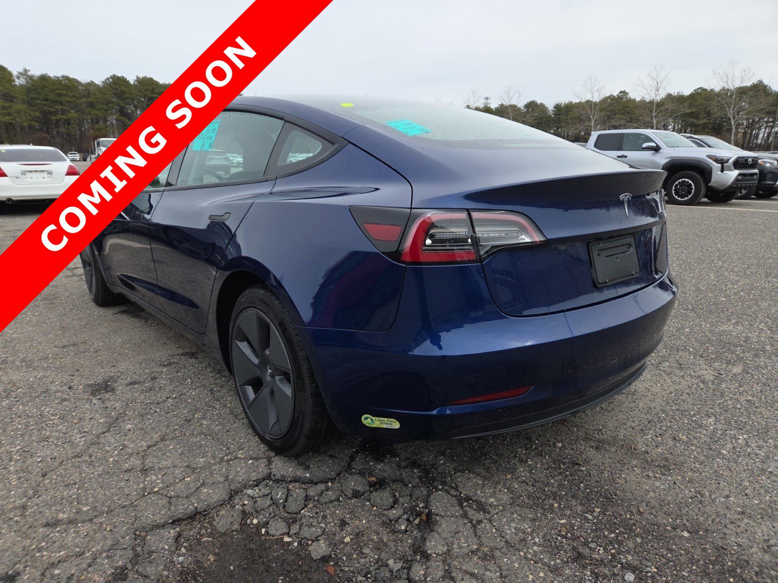 Used 2023 Tesla Model 3 Standard Range image 3