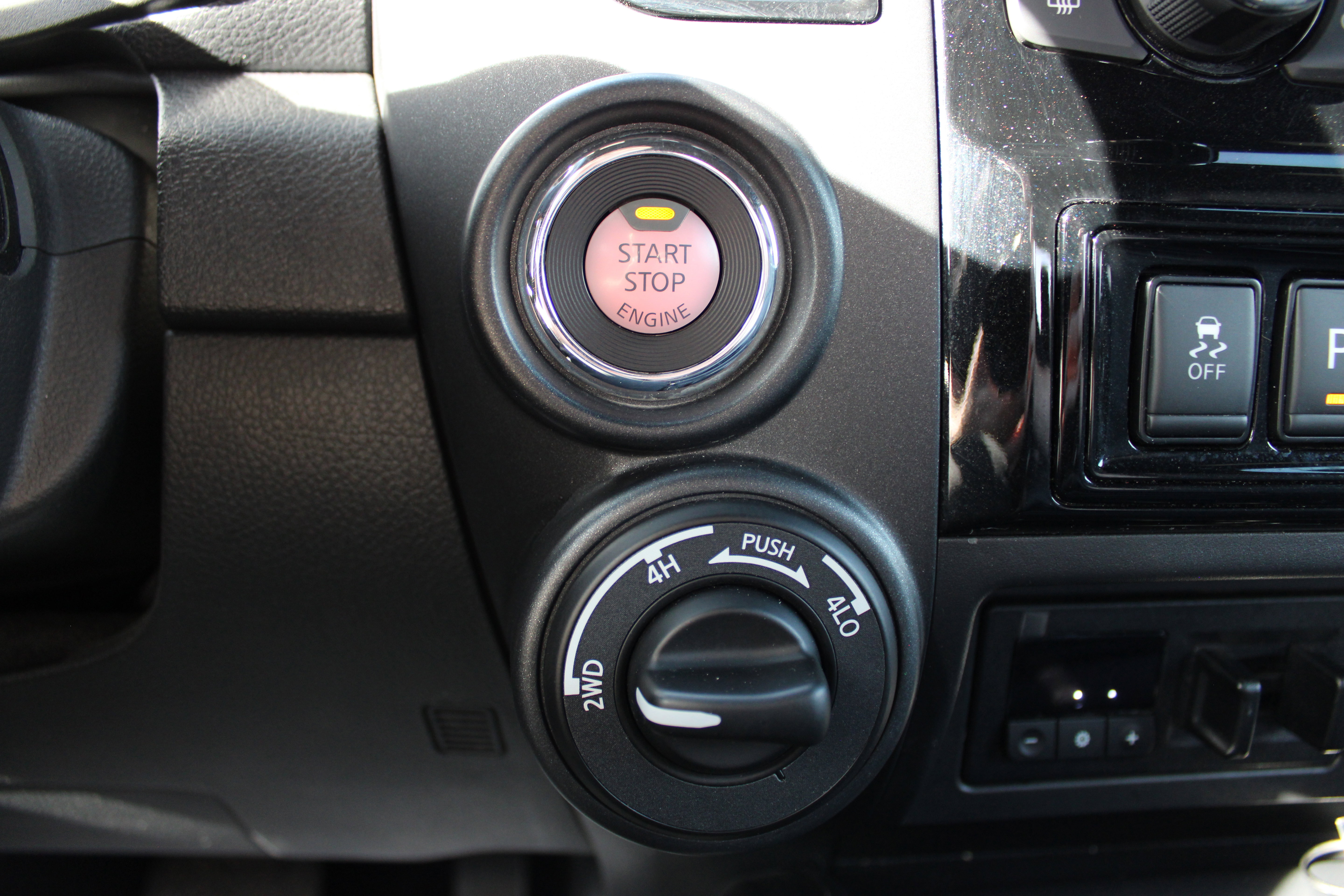 Certified 2024 Nissan Titan PRO-4X w/ Pro-4x Convenience Package AWD/4WD image 19