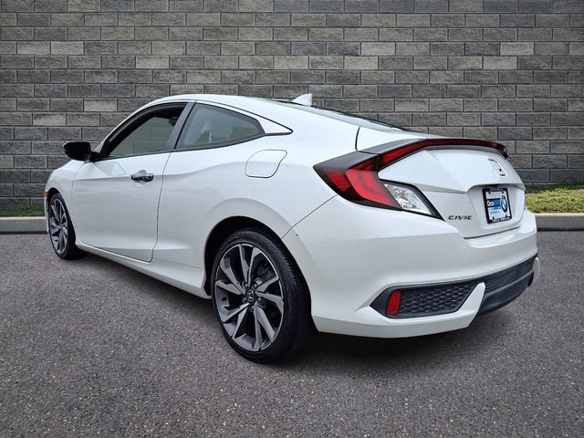 Used 2019 Honda Civic Touring image 4