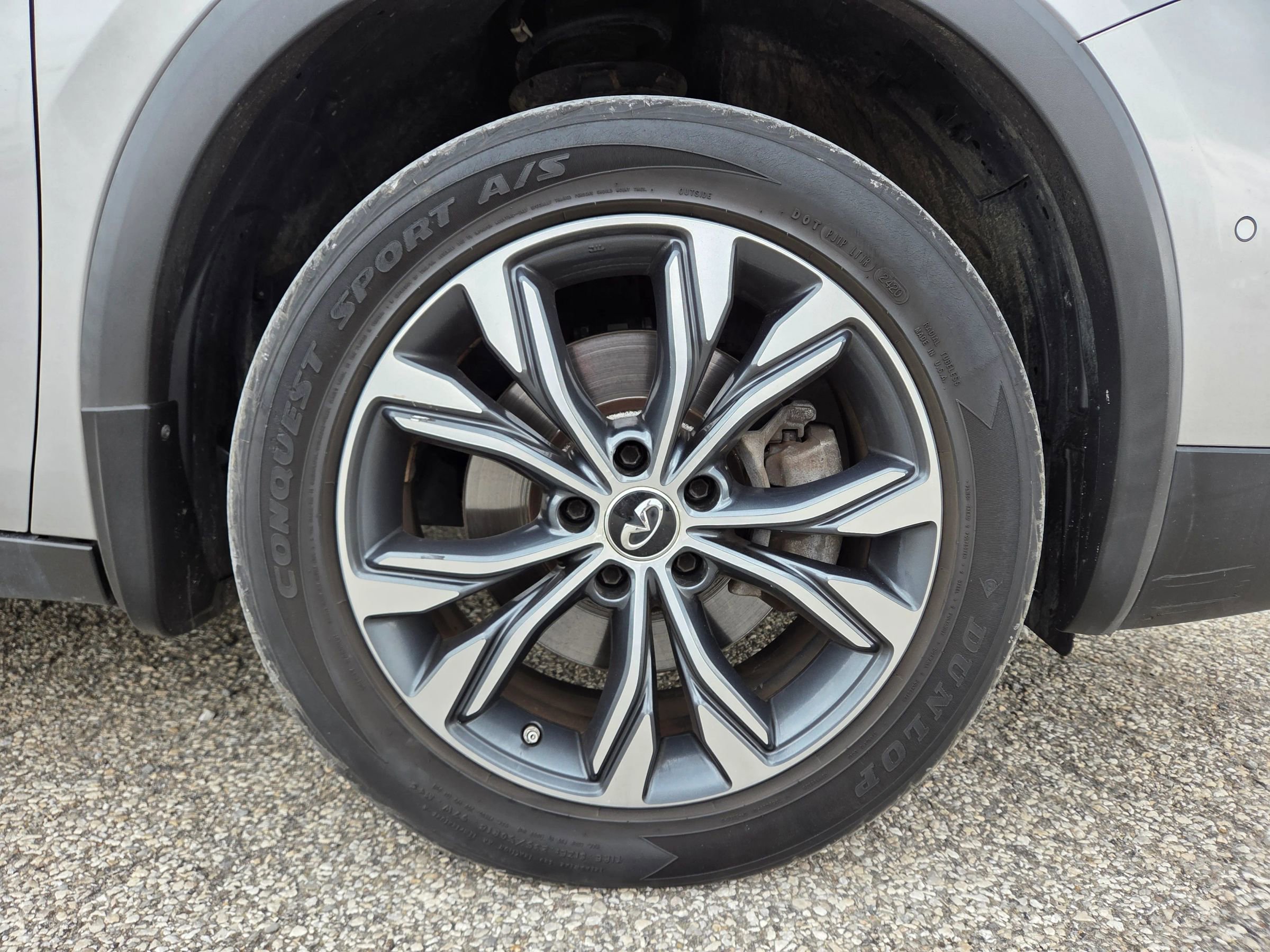 Used 2018 INFINITI QX30 AWD image 9